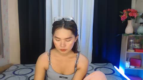 lovely_dianne online show from February 11, 9:20 am