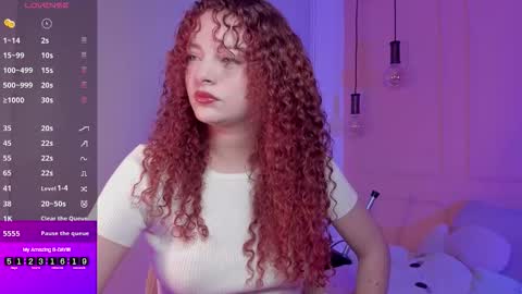 Snapshot of lovely_emma18 chatting on October 1, 1:43 pm Emma online show from October 1, 1:43 pm
