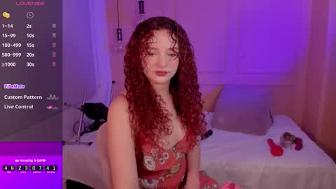 Snapshot of lovely_emma18 chatting on October 3, 1:52 pm Emma online show from October 3, 1:52 pm