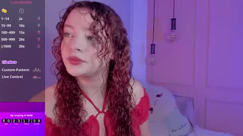 Snapshot of lovely_emma18 chatting on October 2, 1:43 pm Emma online show from October 2, 1:43 pm