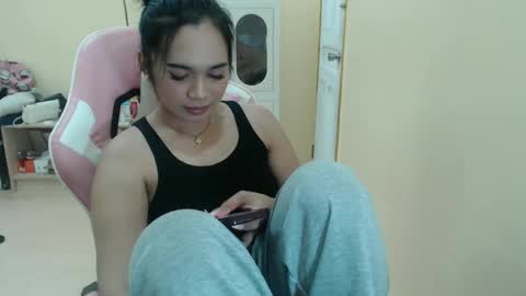 LOVE online show from April 30, 8:57 pm