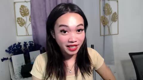 lovely_lianne online show from April 15, 11:35 am