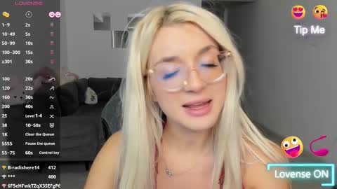 lovelybianca_ online show from October 9, 11:21 pm