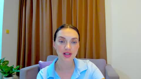 Snapshot of lovelyeemia chatting on October 17, 11:47 am Mia online show from October 17, 11:47 am