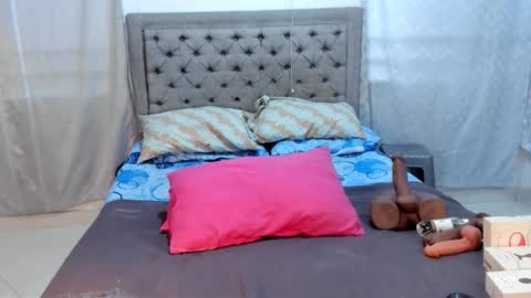 Kendall  online show from January 17, 10:56 pm