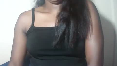 lovelylarra online show from April 4, 6:59 pm