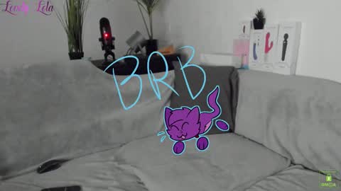 Snapshot of lovelylola_fr chatting on October 8, 10:05 pm Lola online show from October 8, 10:05 pm