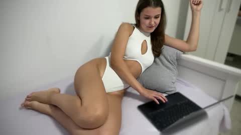 Snapshot of lovelymia_0 chatting on September 27, 7:00 pm Mia online show from September 27, 7:00 pm