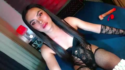 lovelymiss_shyna11 online show from October 28, 9:32 am