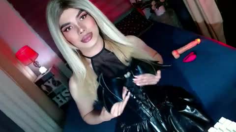 lovelymiss_shyna11 online show from October 25, 9:19 am