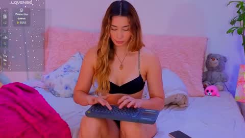 lovelymoon_ online show from May 22, 2:29 am