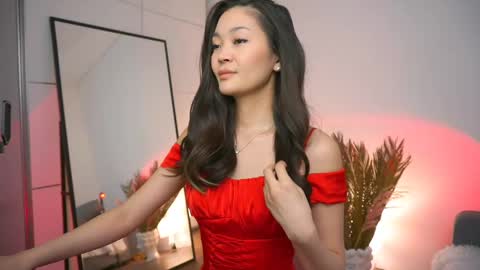Snapshot of lovelynightt chatting on February 21, 1:33 pm kim online show from February 21, 1:33 pm
