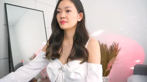 Snapshot of lovelynightt chatting on February 20, 10:48 am kim online show from February 20, 10:48 am