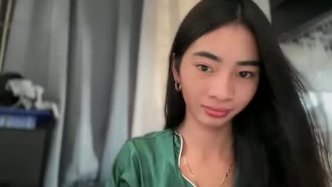 lovelyours_kishia online show from May 11, 3:46 am