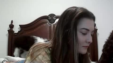 Queen Aria  online show from January 8, 8:25 pm