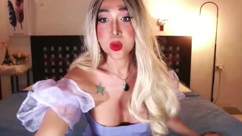 lovenlustxx online show from November 15, 4:08 pm