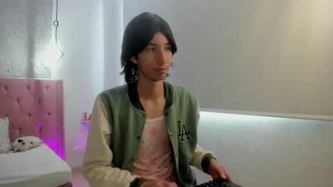 loverisu online show from March 1, 7:29 pm