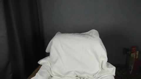 Snapshot of lovers613228 chatting on February 17, 11:34 am lovers613228 online show from February 17, 11:34 am