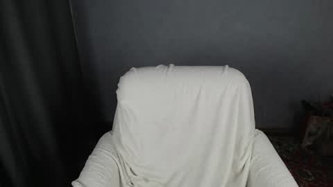 Snapshot of lovers613228 chatting on February 5, 10:33 pm lovers613228 online show from February 5, 10:33 pm