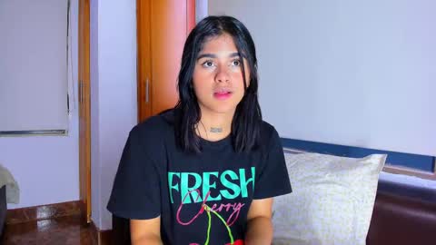 Suzzy And Junior online show from February 25, 6:33 pm