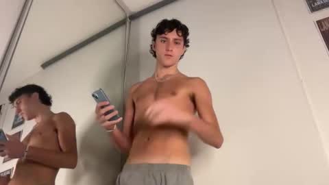 Leo Loves online show from March 29, 4:47 am