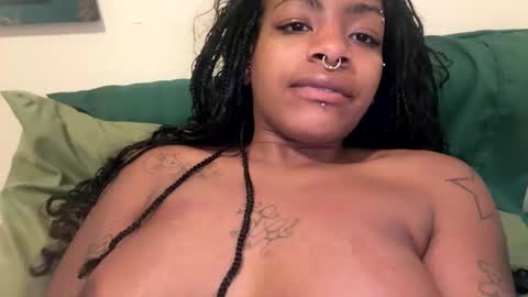 lovesalem online show from November 30, 9:33 pm