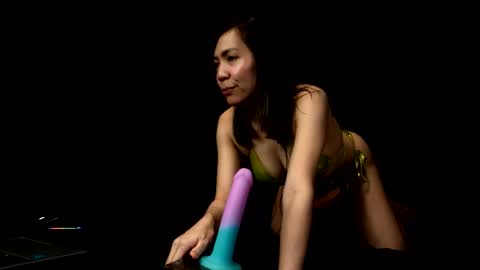 Loveybell online show from October 30, 12:00 am