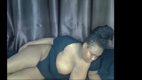 loveytiana online show from December 4, 12:32 am