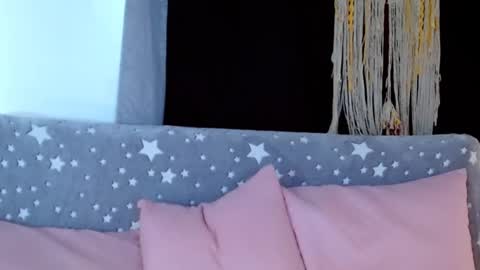 Snapshot of loving__lily chatting on February 10, 7:07 pm loving online show from February 10, 7:07 pm