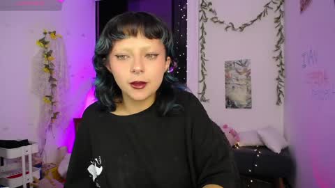 loving_alma online show from June 7, 2:49 am