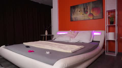 Nora online show from September 28, 3:48 am