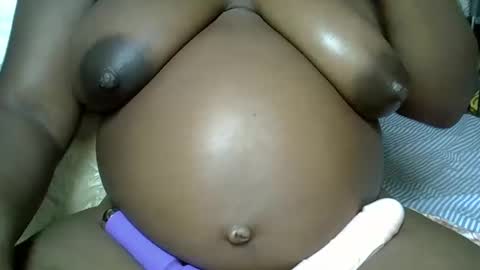 lowenyangvalentine online show from December 21, 1:12 am