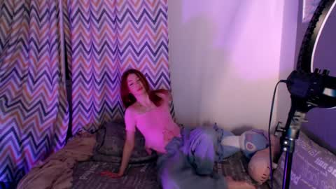 Snapshot of lower_angel chatting on February 8, 12:28 am Loly online show from February 8, 12:28 am