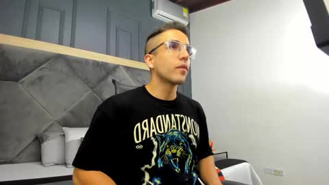Snapshot of luca_morettii chatting on October 9, 1:05 pm luca_morettii online show from October 9, 1:05 pm