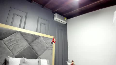 luca_morettii online show from January 7, 12:10 pm