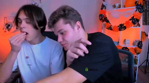 lucas_long_ online show from November 3, 7:48 pm