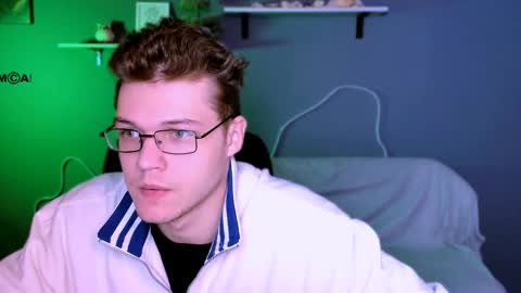 lucas_long_ online show from October 21, 8:52 am