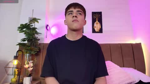 Lucas lovee online show from February 19, 2:54 am