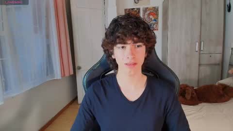 lucas_xo online show from December 3, 10:21 pm