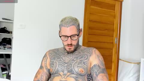 lucasexclusive online show from October 3, 6:21 am