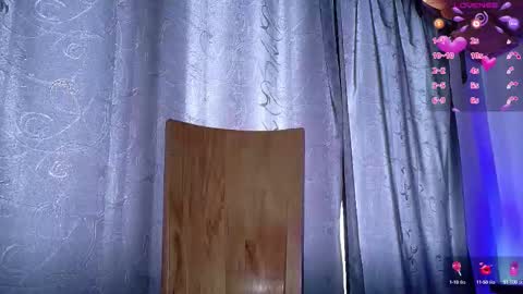 Snapshot of luccycollins_ chatting on October 17, 3:38 pm Luccy online show from October 17, 3:38 pm