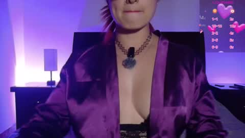 Snapshot of luccycollins_ chatting on October 5, 2:09 am Luccy online show from October 5, 2:09 am