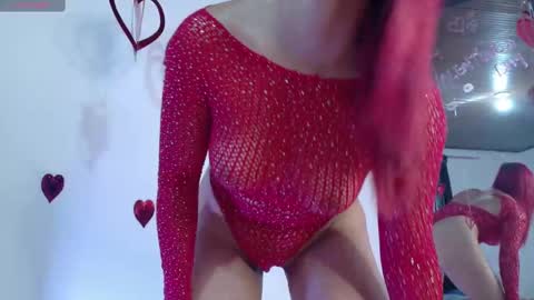 Snapshot of luccycollins_ chatting on February 18, 2:49 pm Luccy online show from February 18, 2:49 pm