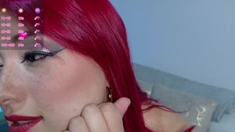 Snapshot of luccycollins_ chatting on February 7, 2:26 pm Luccy online show from February 7, 2:26 pm