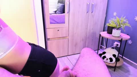 Snapshot of luci_fer15 chatting on February 6, 2:11 am Luci y Fer online show from February 6, 2:11 am