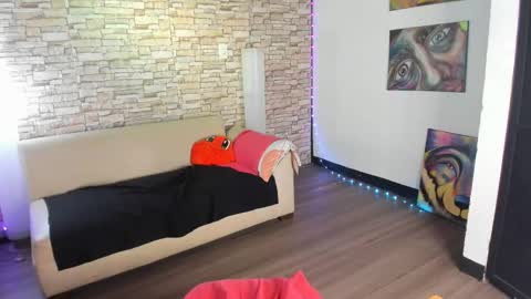 Luci online show from March 5, 9:16 am