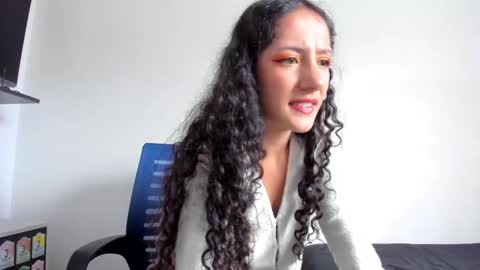 Snapshot of lucia_fuster chatting on September 26, 8:39 pm Lucia online show from September 26, 8:39 pm