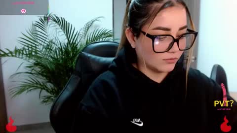 lucia star  online show from March 15, 12:26 am