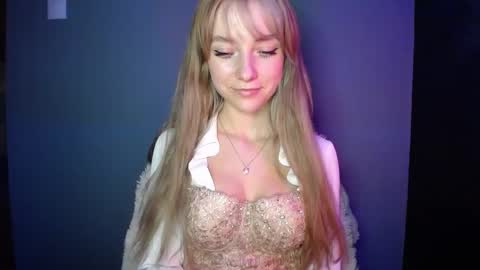 Snapshot of luciacam20 chatting on October 16, 6:51 pm Lucy online show from October 16, 6:51 pm