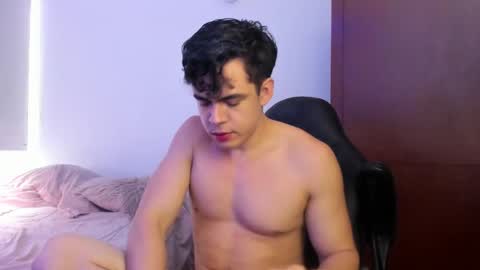 Snapshot of lucian_gomez chatting on December 11, 7:03 pm Lucian Gomez online show from December 11, 7:03 pm